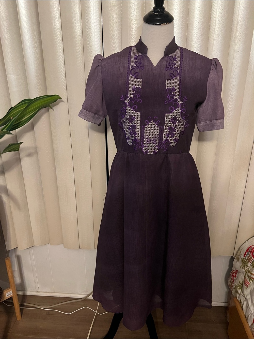 Barong Tagalog Elegant Purple Embroidered Midi Dress with Short Sleeves - Picture 2 of 6